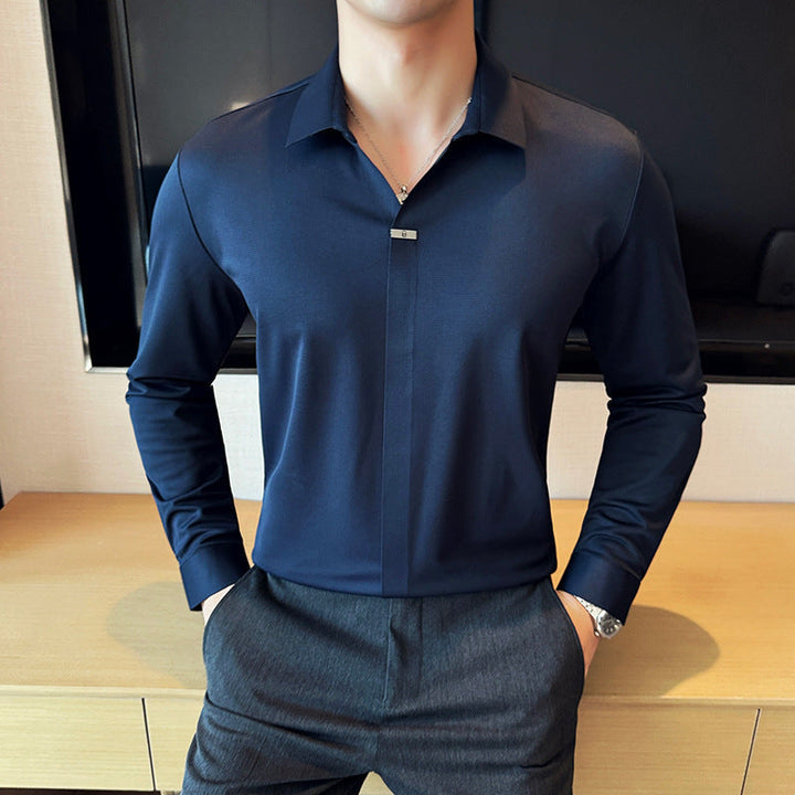 Moda uomo: camicia a maniche lunghe con collo a V, elegante e versatile. Ideale per un look sofisticato.