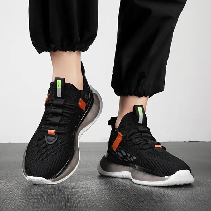 Calzature da running uomo per il massimo comfort e stile, ammortizzate e leggere, ideali per lunghe passeggiate e sport.