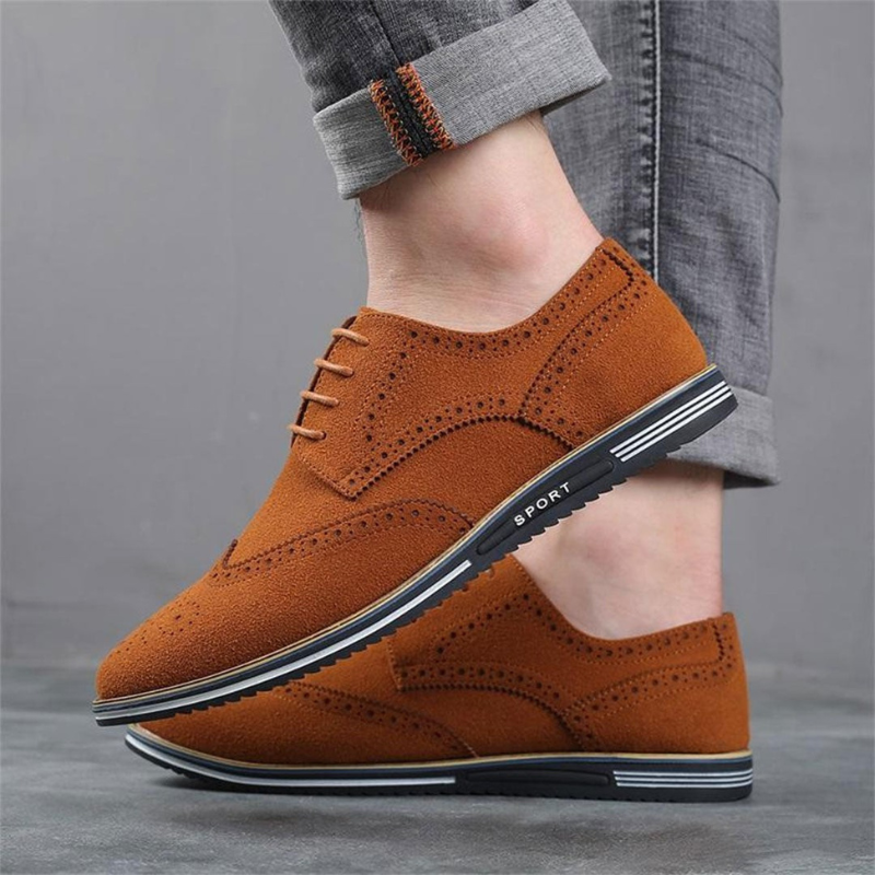 Perfette per ufficio o tempo libero, scarpe stringate uomo in suede per stile e comodità.