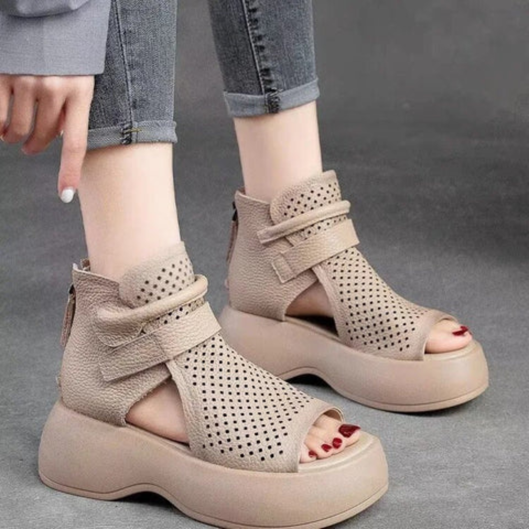 Sandali casual-eleganti con plateau per donna, perfetti per l'estate.