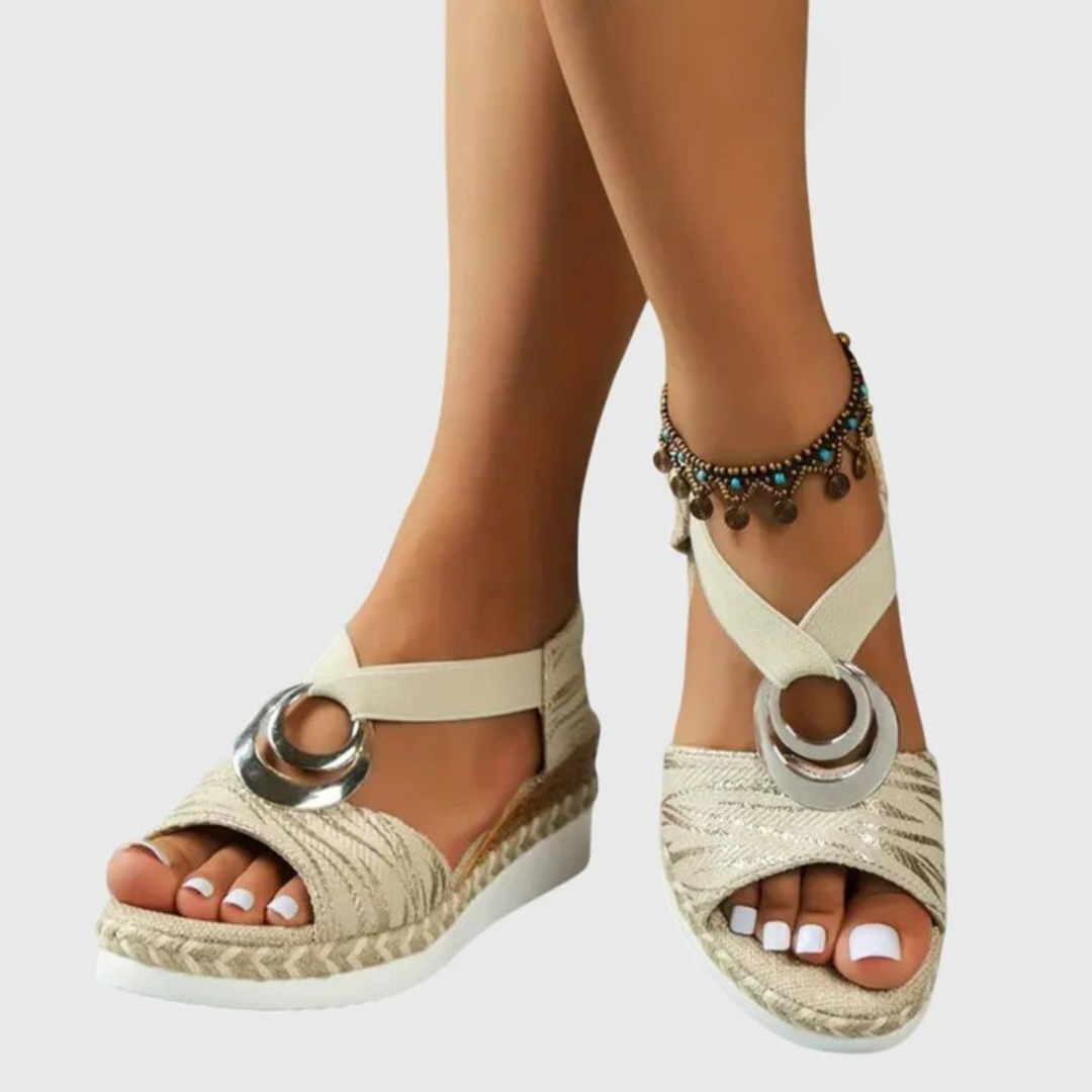 Comodi sandali donna slip-on per passeggio estivo, con supporto plantare per un benessere duraturo.