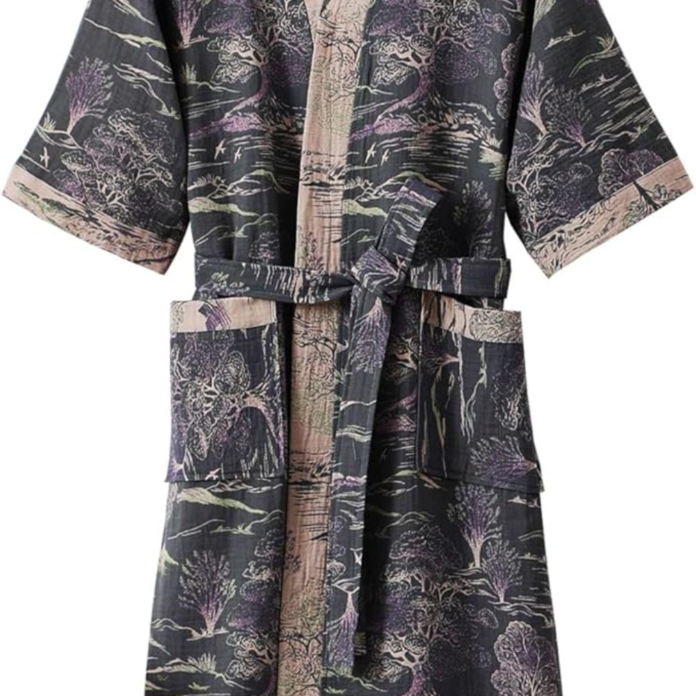 Accappatoio kimono unisex in morbida garza di cotone, vestibilità ampia, stile giapponese per relax.