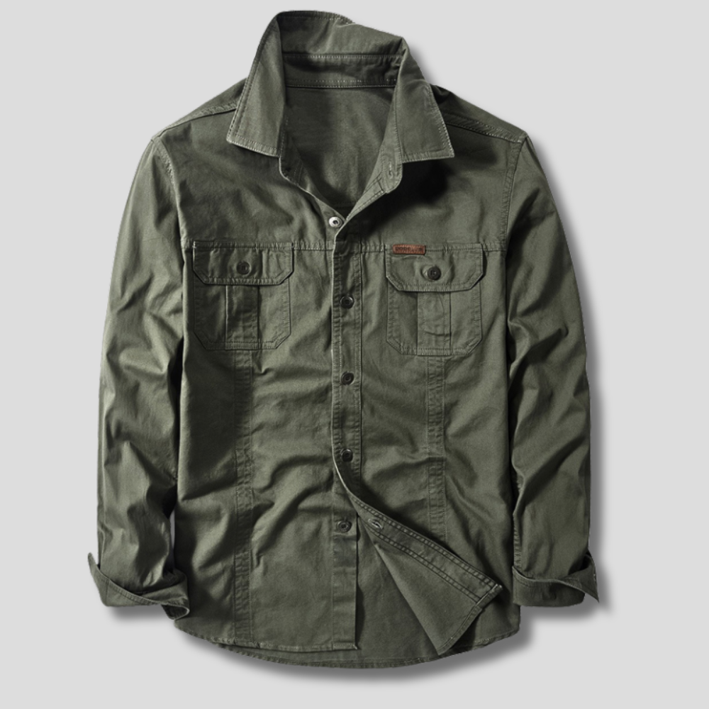 Camicia con bottoni da uomo, modello cargo, con tasche sul petto e polsini regolabili, per uno stile moderno.