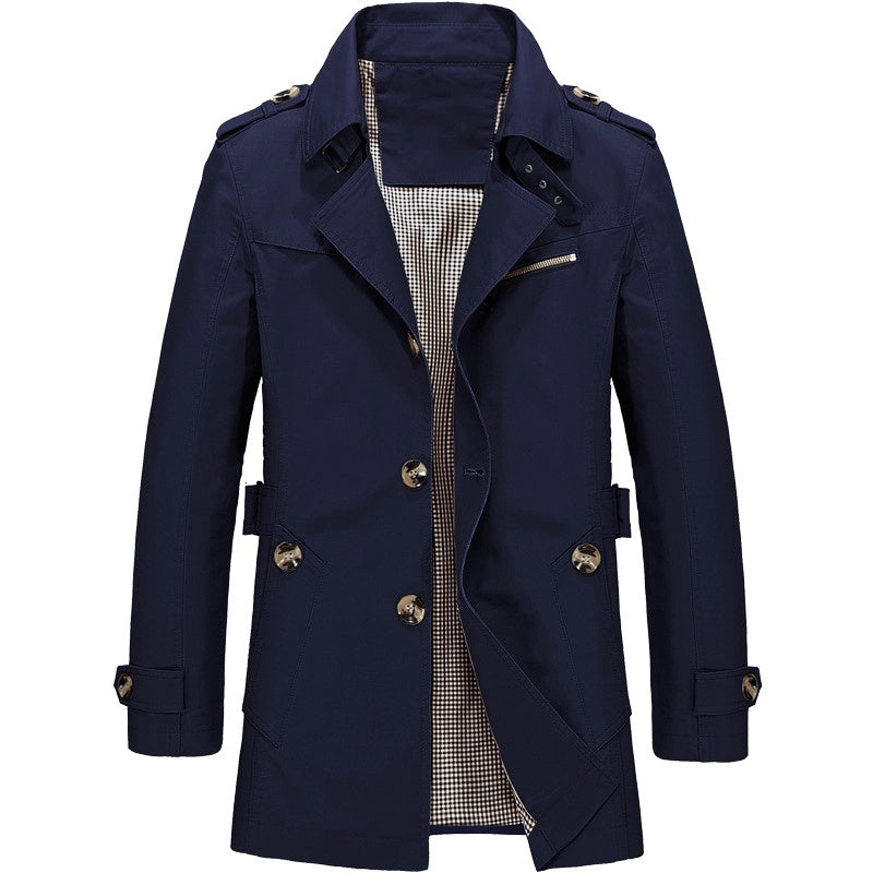Trench uomo doppiopetto strutturato, per uno stile elegante e professionale, adatto all'ufficio.