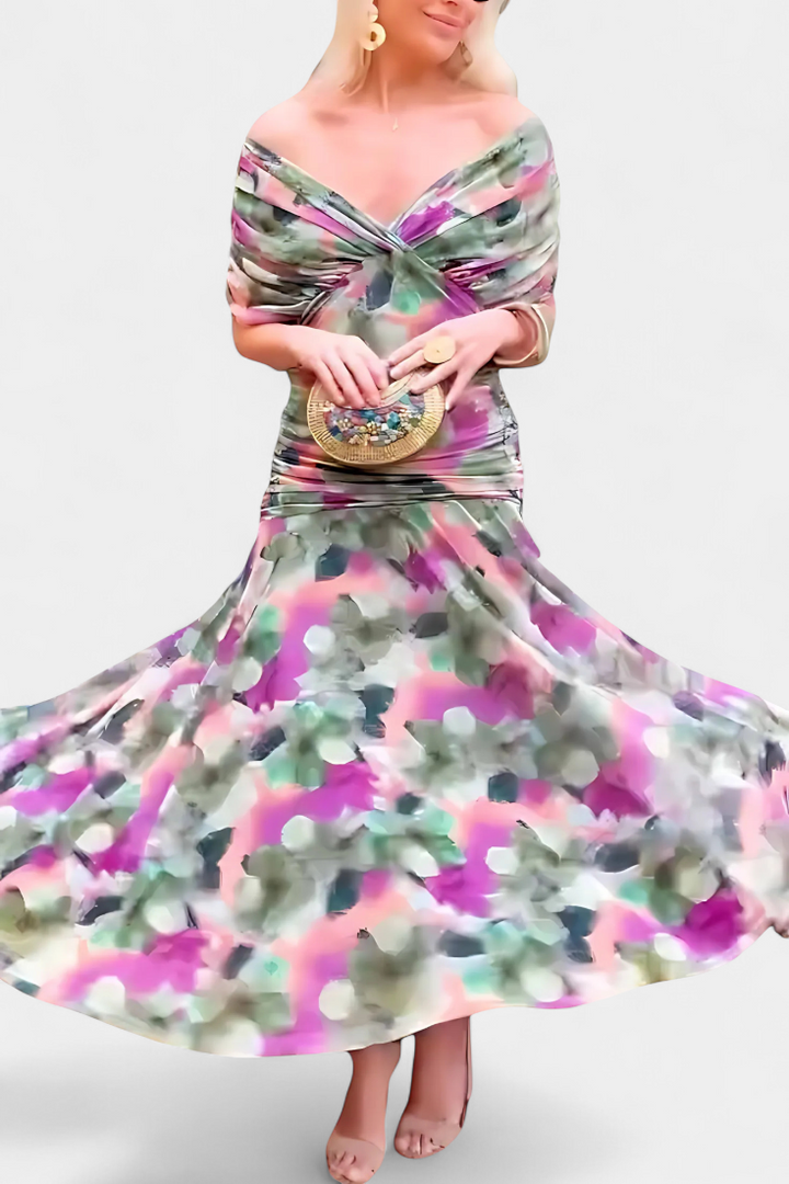 Maxi abito donna, fantasia floreale e scollo a V. Abito fluido per un'eleganza estiva senza tempo.