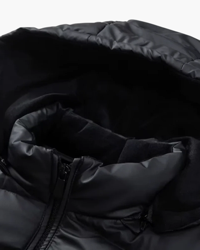 Giacca leggera e calda da uomo, trapuntata con cappuccio, perfetta per il comfort casual.