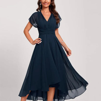 Elegante abito midi donna blu, taglio A-line scivolato con maniche. Perfetto per outfit primaverili chic.