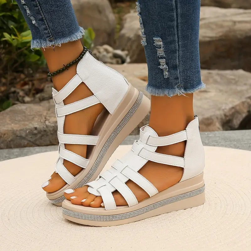 Scarpe aperte donna: sandali gladiatore neri, versatili ed eleganti per la tua estate e look urbani.