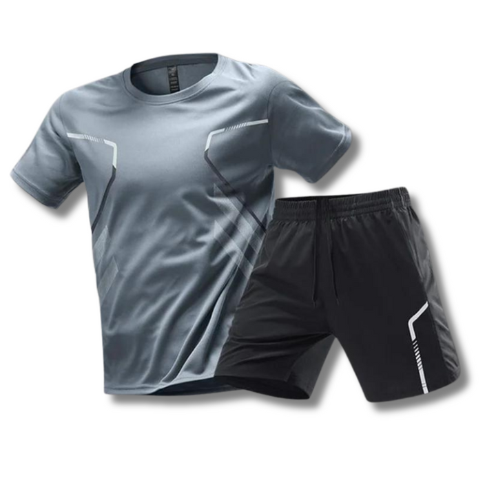 Uomo che indossa completo sportivo estivo per tennis/padel. Design moderno e traspirante per le calde giornate.