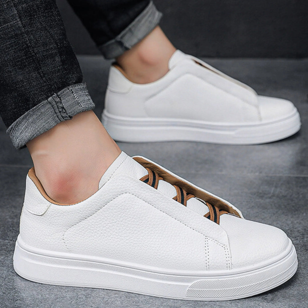 Sneakers uomo slip-on, un must per la moda streetwear. Scarpe casual eleganti con comfort superiore e stile moderno.
