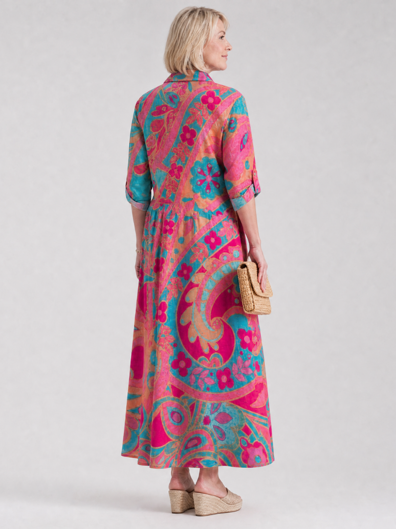 Abito midi stampato da donna con colletto, bottoni. Vestito versatile con stampa multicolore, ideale per look casual chic.