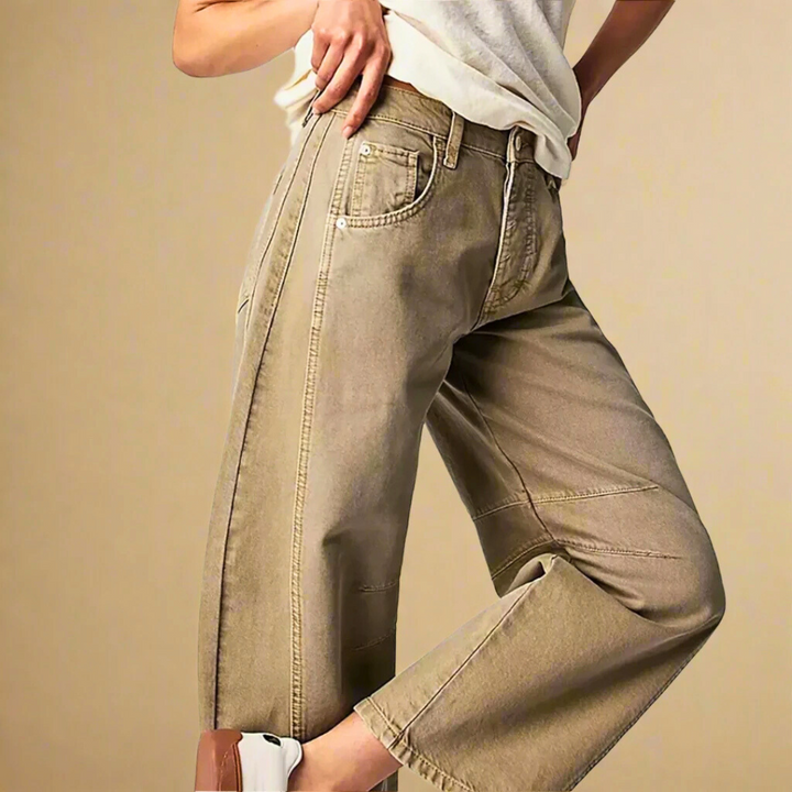 Comodi jeans cropped eleganti da donna per la primavera, pantaloni alla moda versatili e chic.