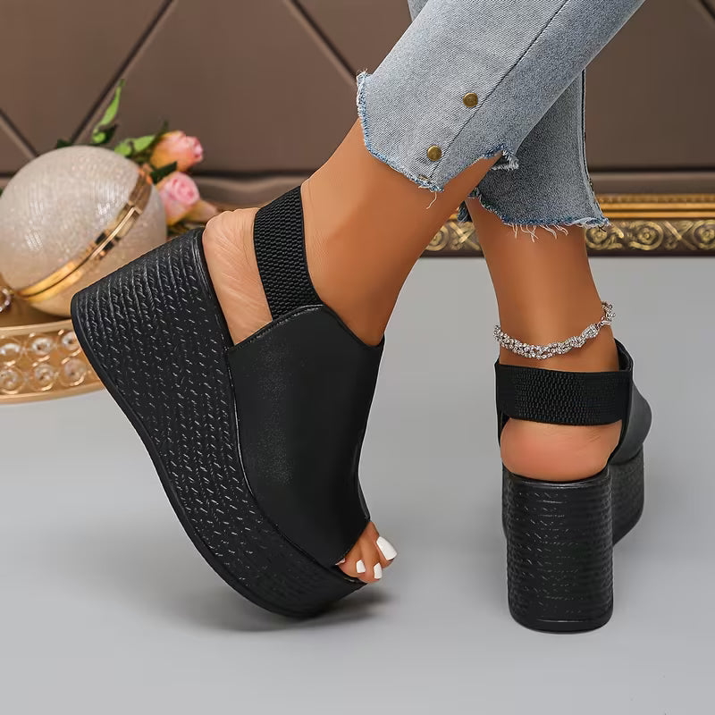 Sandali donna comodi con zeppa e slingback, calzature estive eleganti e versatili per il massimo comfort.