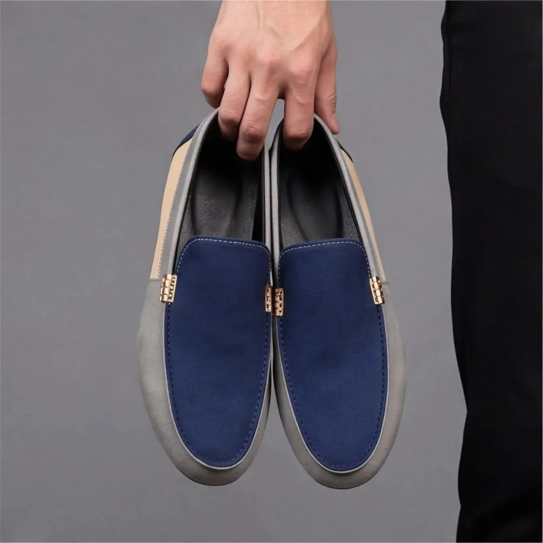 Mocassini uomo casual con dettagli eleganti, scarpe leggere senza lacci per un look sofisticato e comodo. [[lstfy-media:3]]