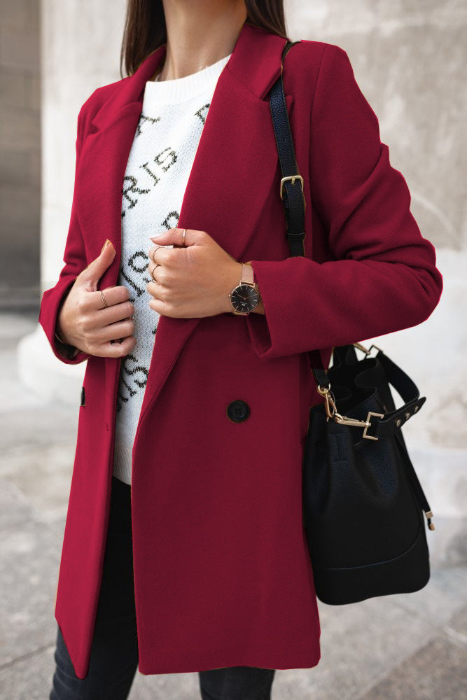 Cappotto peacoat donna, stile elegante autunnale con bottoni, perfetto per giacca invernale moda.