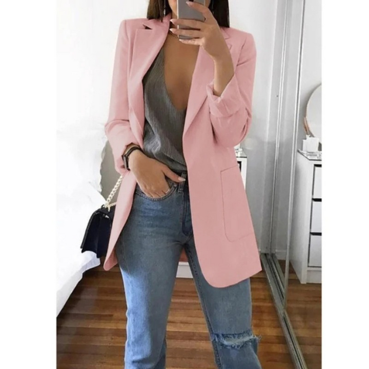 Elegante blazer lungo donna per un look da ufficio professionale e raffinato.