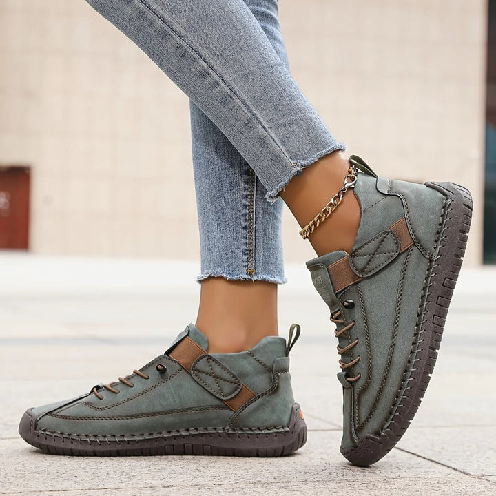 Scarpe ortopediche donna con ammortizzazione e supporto per camminata confortevole.