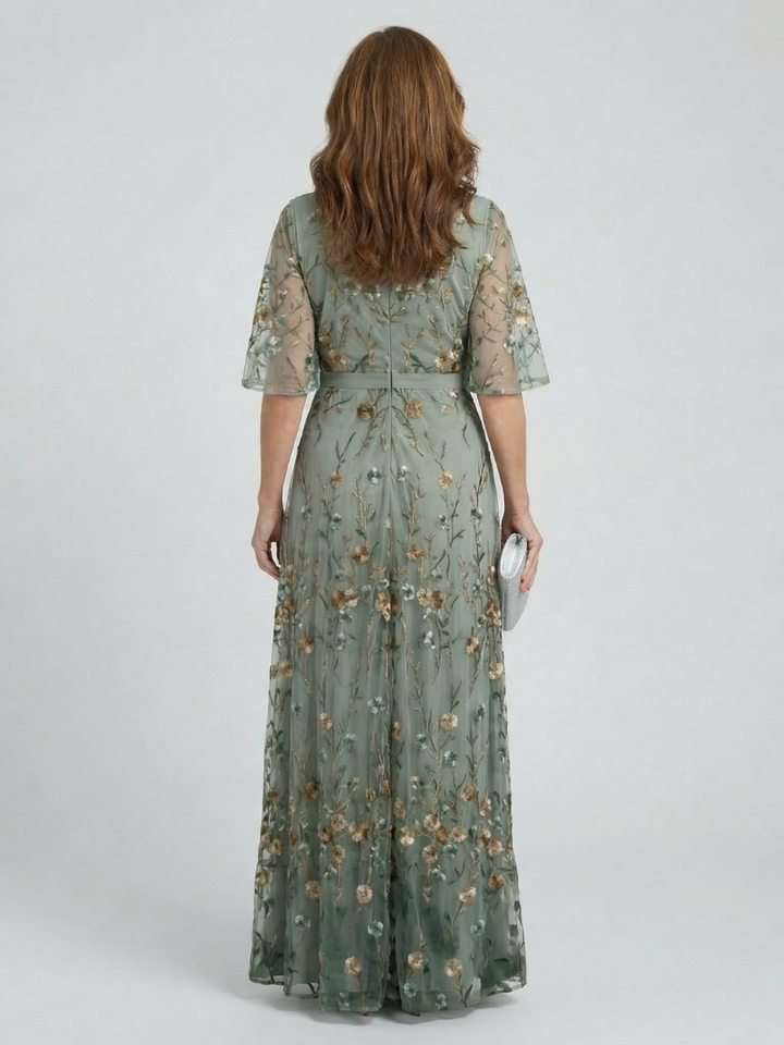 Abito lungo donna floreale verde salvia, scollo incrociato, per un look elegante estivo. Vestito maxi da cerimonia.