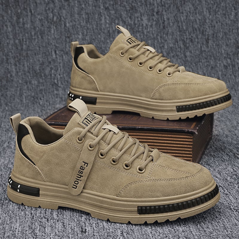 Sneakers uomo di moda con lacci, perfette per comfort quotidiano e stile estivo. Disponibili in nero, grigio, beige.