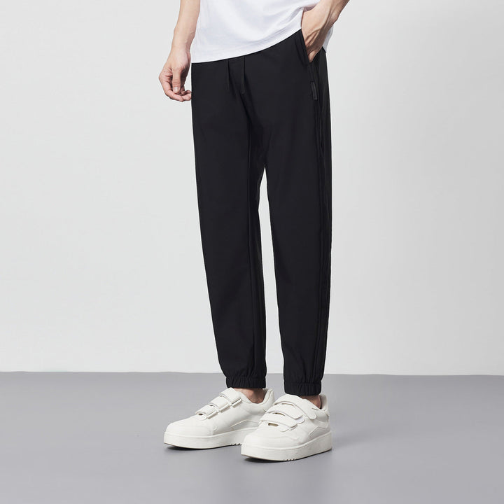 Pantaloni uomo estivi cropped alla caviglia con coulisse, leggeri e comodi per un look casual streetwear.