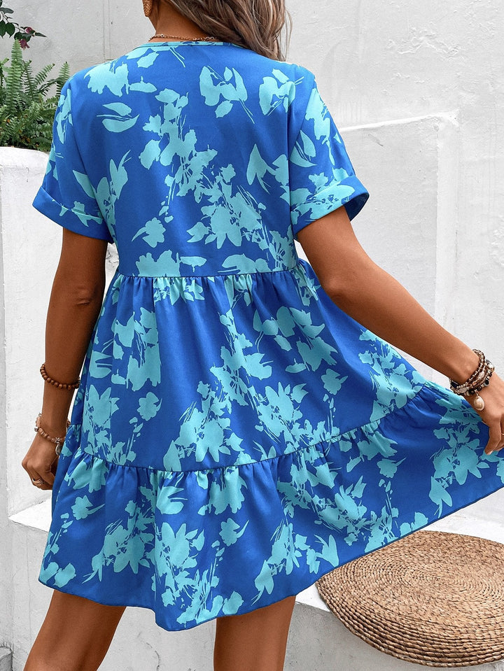 Vestito donna moda estiva con maniche a pipistrello e balze, fresco e trendy per la stagione primavera/estate.