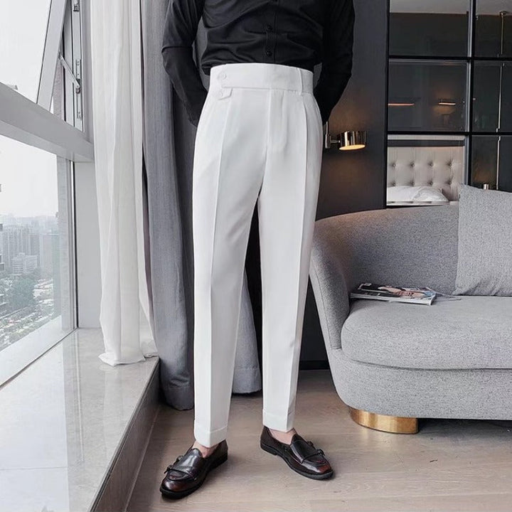 Pantaloni uomo slim fit a gamba dritta, ideali per look eleganti e casual, versatili autunno/primavera.