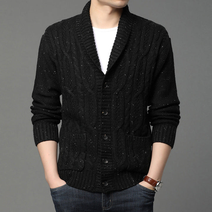 Cardigan uomo invernale con motivo jacquard, bottoni e stile casual. Ideale per strati caldi.
