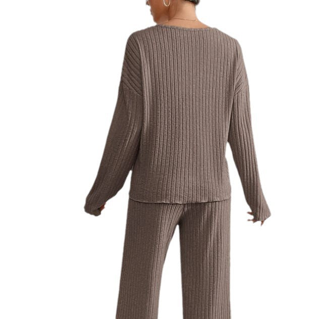 Loungewear donna in maglia, completo due pezzi per un relax quotidiano e alla moda.