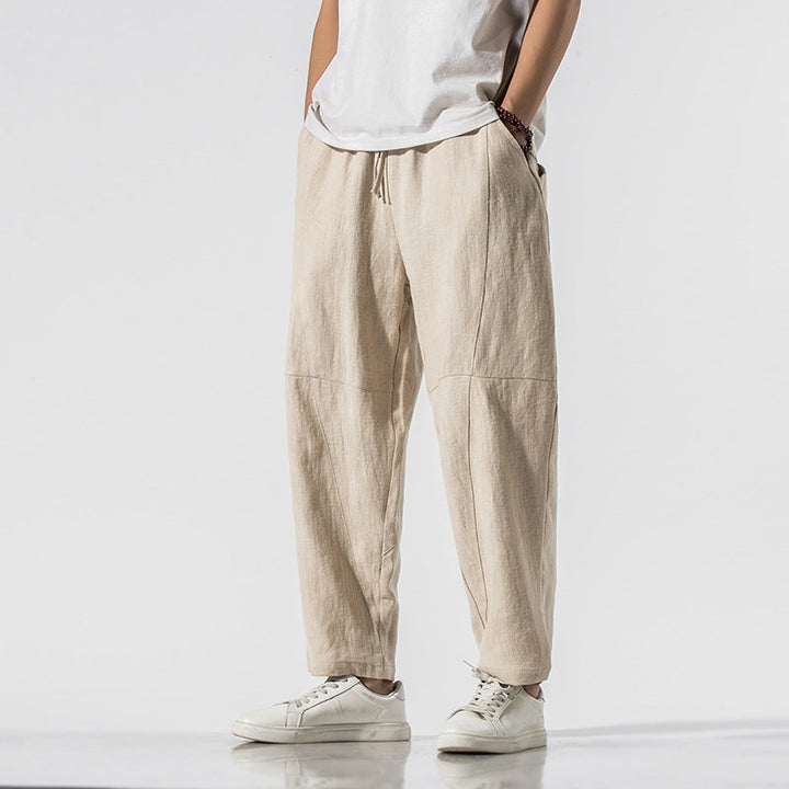 Pantaloni estivi uomo freschi e traspiranti, vestibilità rilassata, gamba larga alla caviglia, perfetti per giornate calde.