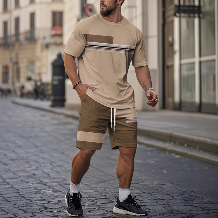 Set estivo uomo casual: maglietta girocollo a maniche corte e pantaloncini stampati. Comfort per il tempo libero.
