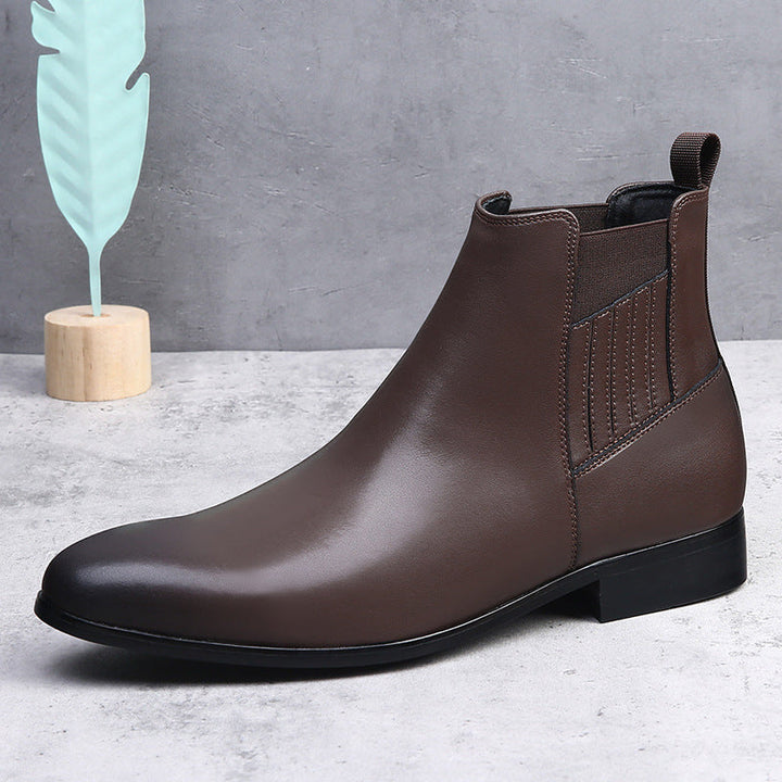 Calzature moda uomo: stivaletti Chelsea eleganti e versatili, perfetti sia per look formali che casual.