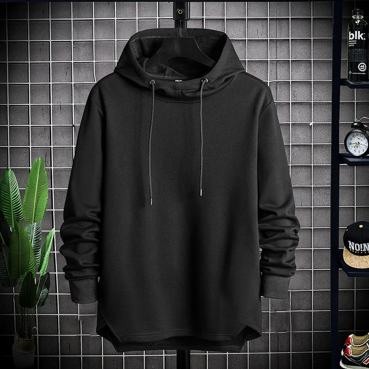 Pullover uomo casual con cappuccio, ideale per autunno/inverno. Presenta tasca a marsupio e vestibilità comoda.