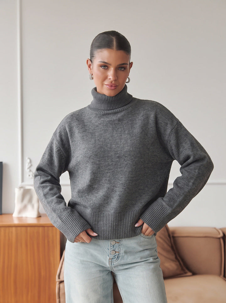 Moda donna: maglione ampio e morbido, tinta unita. Per un look casual elegante e un comfort assoluto.