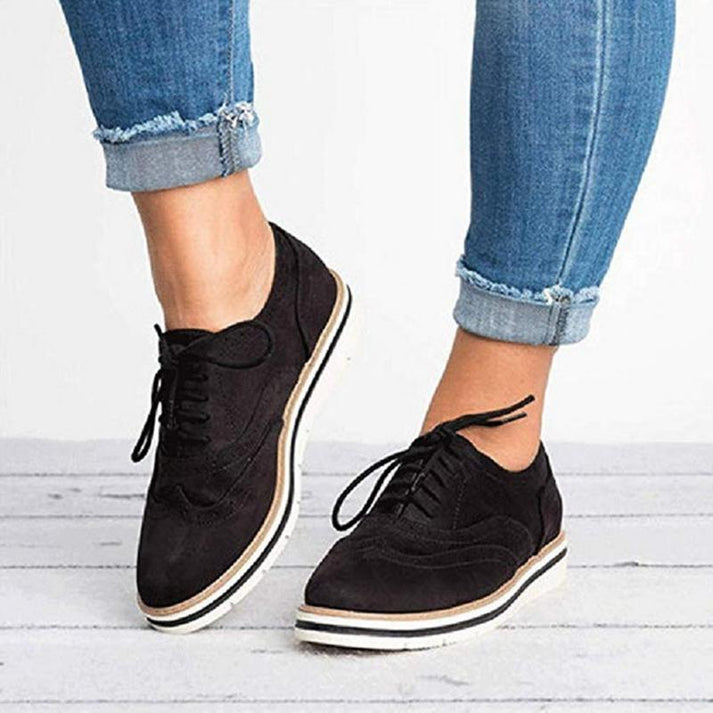 Sneakers donna brogue stringate per un comfort quotidiano senza rinunciare all'eleganza nella moda.
