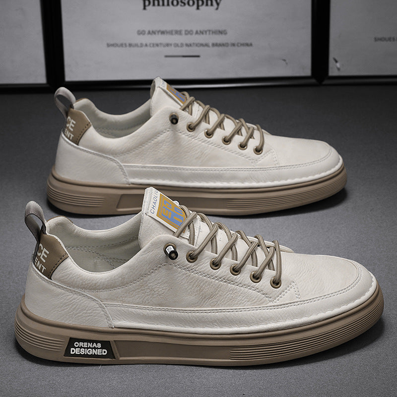 Sneakers slip-on da uomo versatili, combinano comfort e stile per ogni outfit quotidiano.