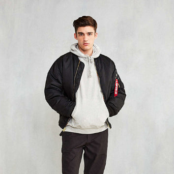 Giacca bomber uomo autunnale stile pilota MA-1, ideale per look casual e moda uomo.
