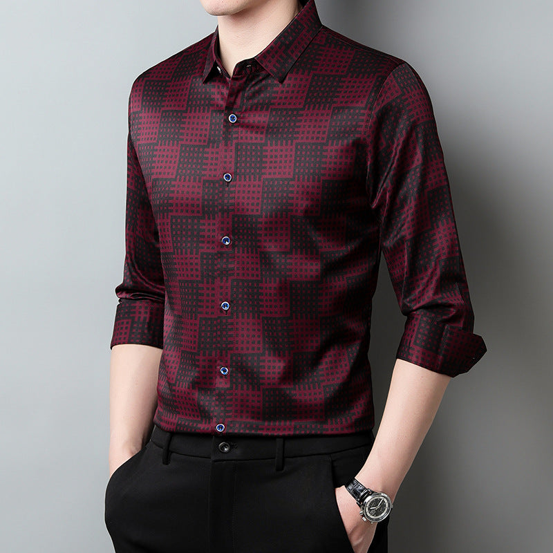 Moda uomo: camicia a quadri, maniche lunghe, vestibilità regolare. Ideale per un guardaroba versatile e casual.