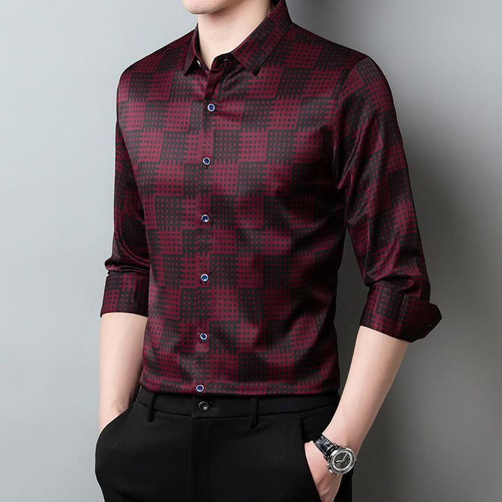 Moda uomo: camicia a quadri, maniche lunghe, vestibilità regolare. Ideale per un guardaroba versatile e casual.