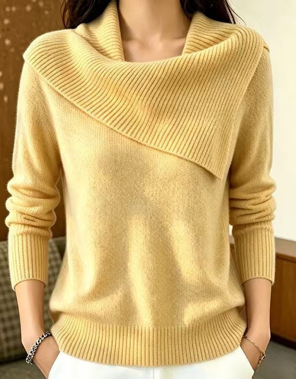 Maglione donna blu con collo a revers, perfetto per abbigliamento casual autunnale.