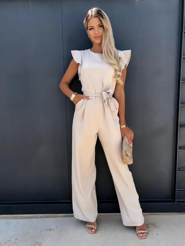 Tuta donna elegante e comoda con maniche arricciate, perfetta per un look femminile e raffinato.