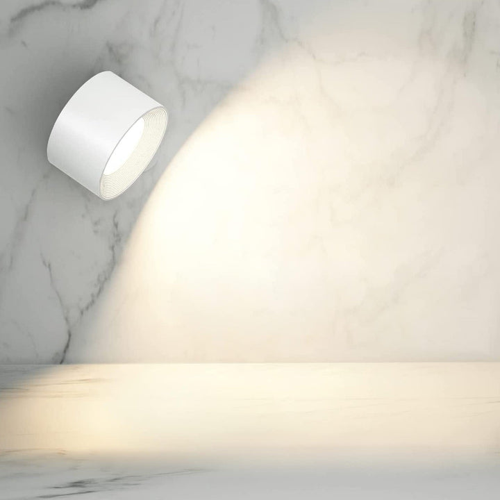 Lampada da parete LED wireless magnetica, ricaricabile, orientabile 360°, perfetta per ogni ambiente interno.