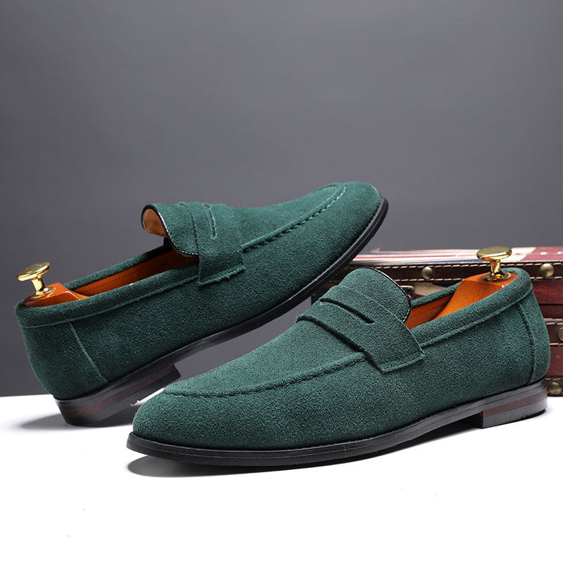 Scarpe slip-on uomo mocassino, eleganti e comode, perfette per un look versatile casual-smart.