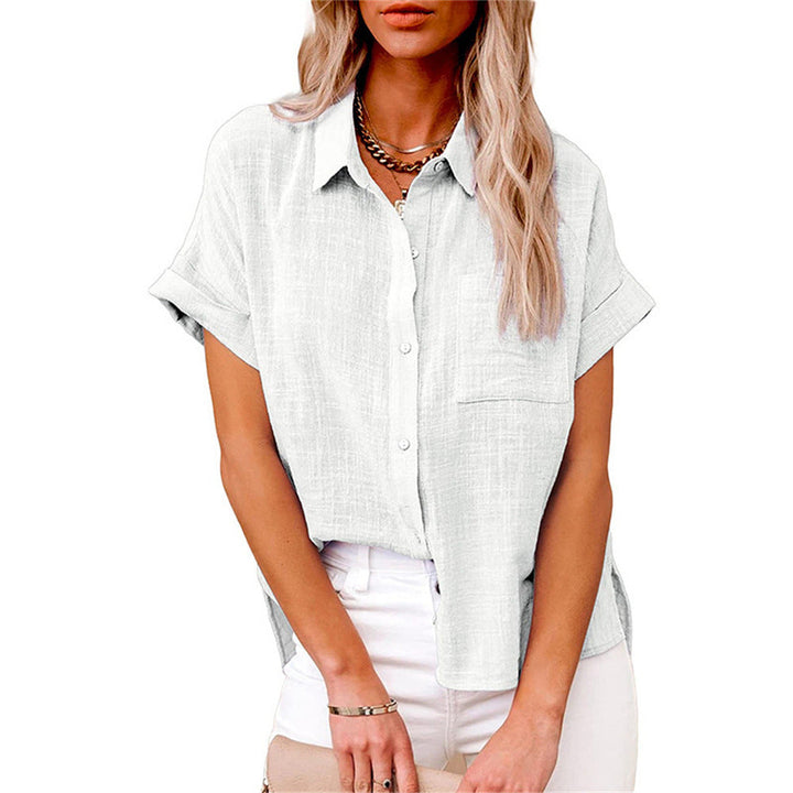 Camicia donna in lino con bottoni frontali e maniche corte, offre freschezza e stile estivo.