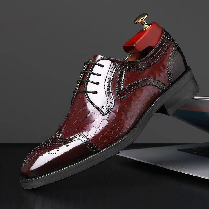 Scarpe Oxford Brogue uomo eleganti nere con lacci, ideali per business. Stile classico formale, punta quadrata.