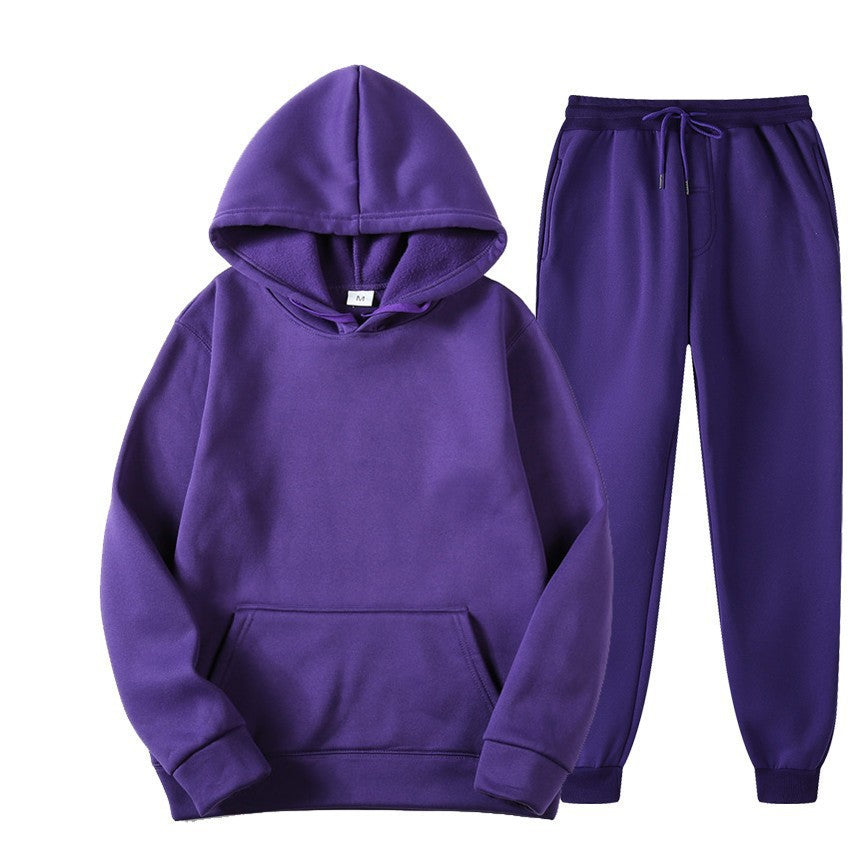 Abbigliamento tempo libero uomo: tuta completa con felpa e pantaloni, ideale per il relax e la stagione autunnale.