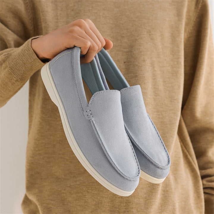 Comodi mocassini uomo blu navy, scarpe slip-on per un comfort quotidiano. Stile casual e perfetti per l'estate.