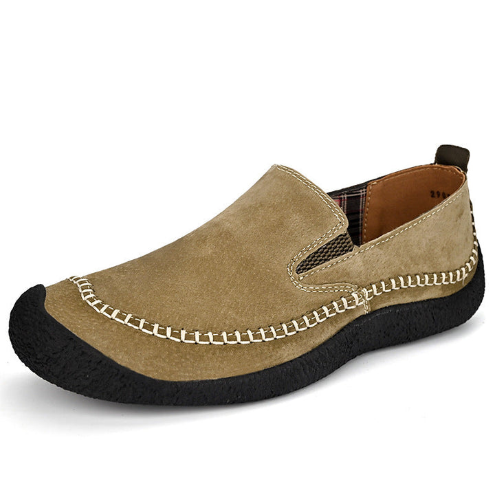 Moderne scarpe da uomo per outdoor, escursionismo e passeggio. Calzature casual che uniscono stile e comfort.