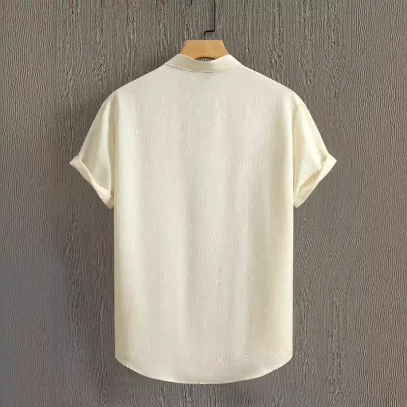 Camicia uomo manica corta estiva, tessuto leggero tinta unita. Vestibilità comoda ideale per giornate calde.