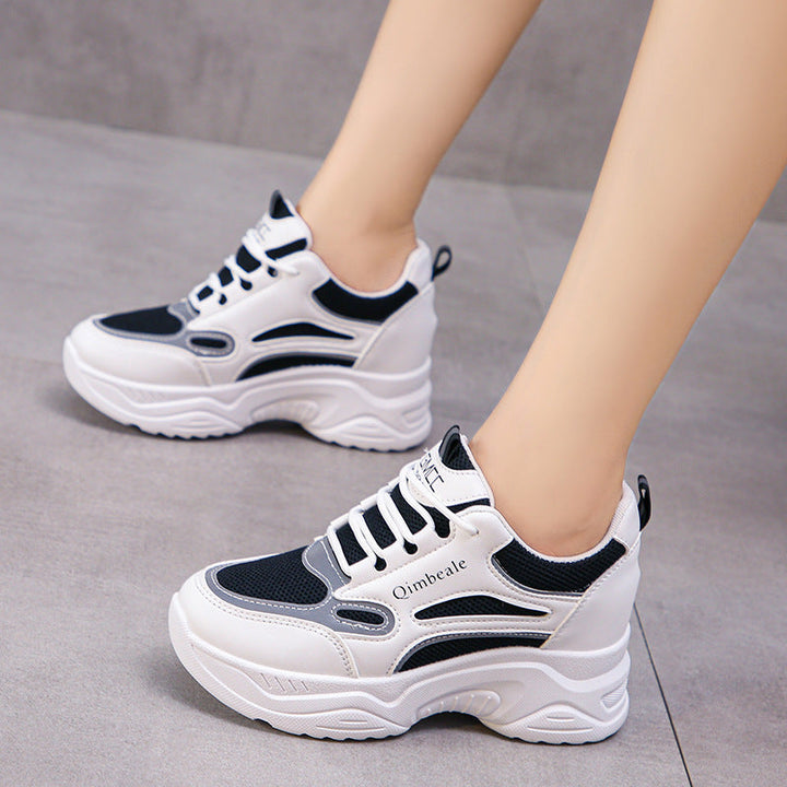 Sneakers zeppa donna eleganti, comfort e stile per ogni giorno. Ideali per un look casual-chic e passeggio.