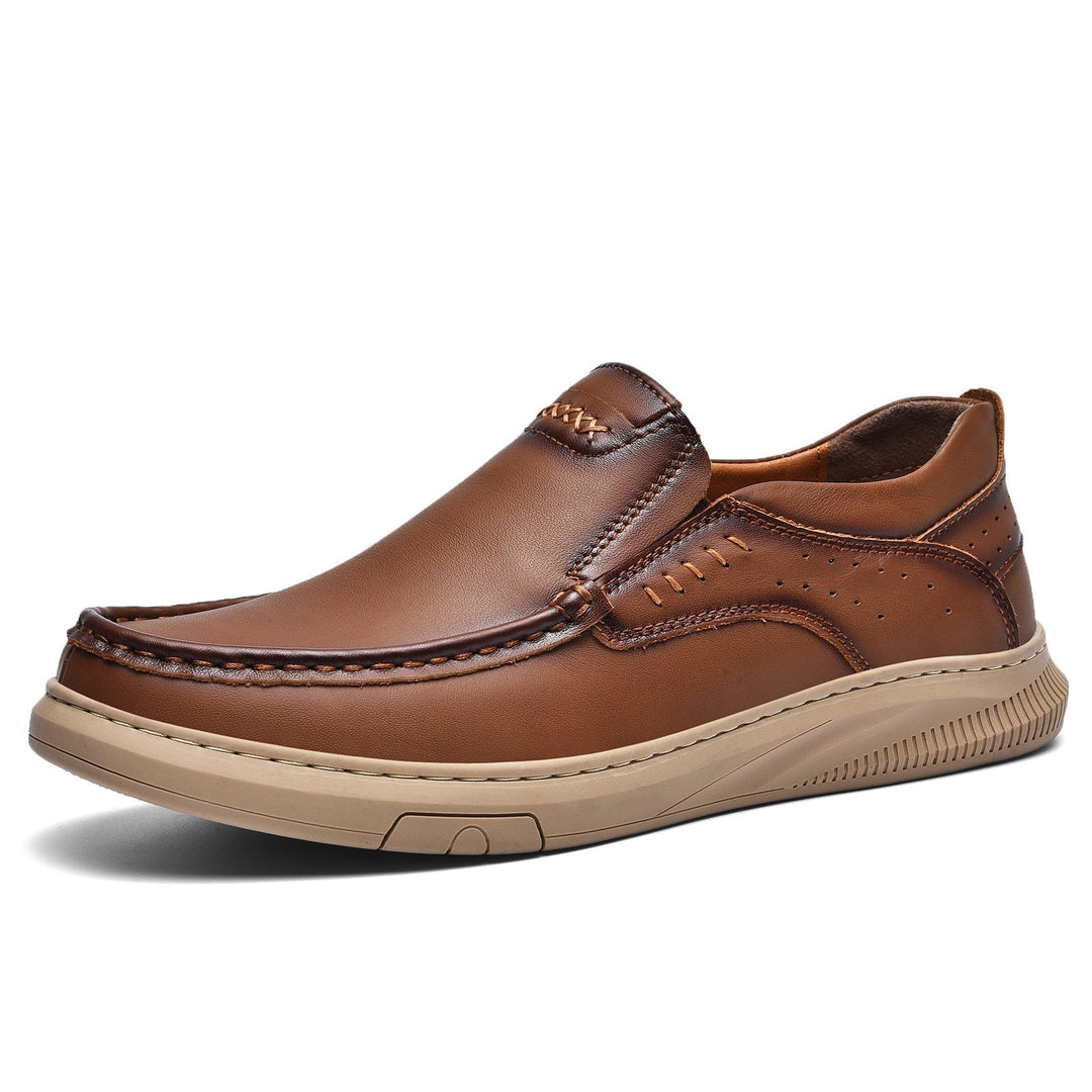 Calzature uomo comode, mocassini slip-on antiscivolo, ideali per comfort e stile quotidiano.